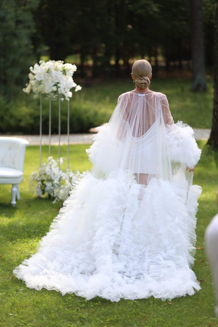 What is the Best Month to Get Married, and what Bridal Robe to choose for each season? - voirbride